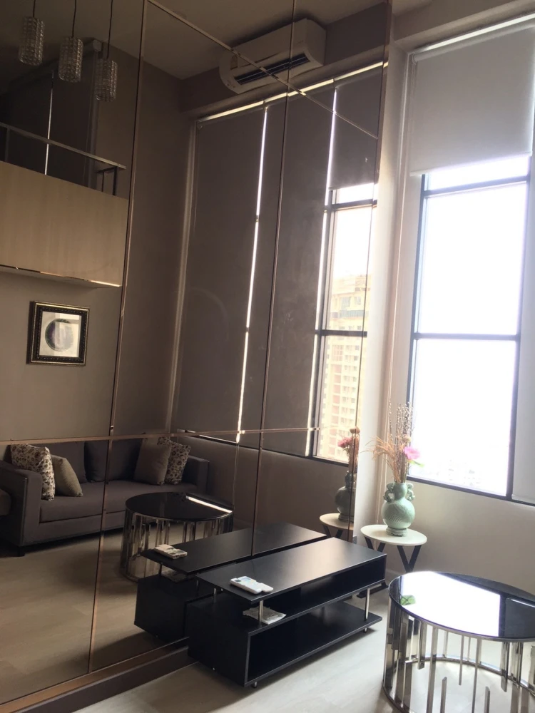 For sale: Knightsbridge Prime Sathorn. Spacious, high-floor unit with comfortable living space. Fully furnished with complete amenities. Book now befo