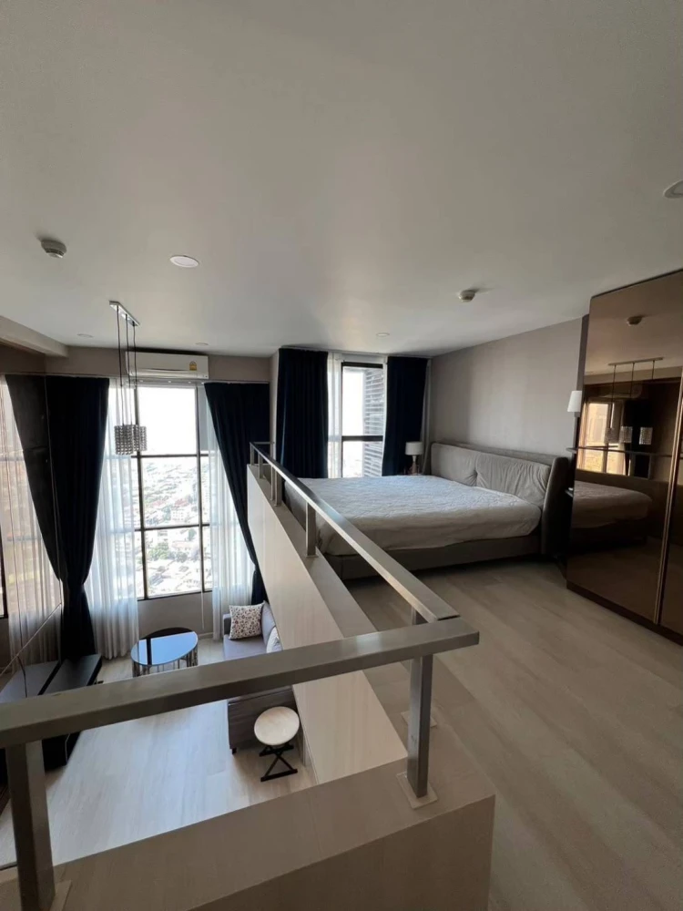 For sale: Knightsbridge Prime Sathorn. Spacious, high-floor unit with comfortable living space. Fully furnished with complete amenities. Book now befo
