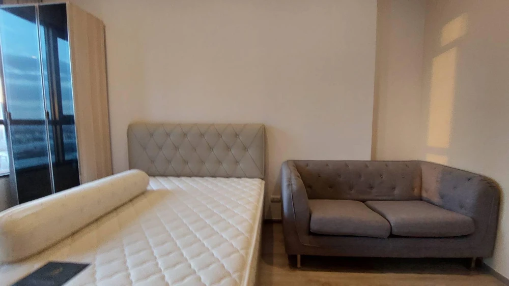 For sale rent: Knightsbridge Prime On Nut, 23rd floor, very high, stunning city view, generous with furniture and appliances, hurry up and grab it!