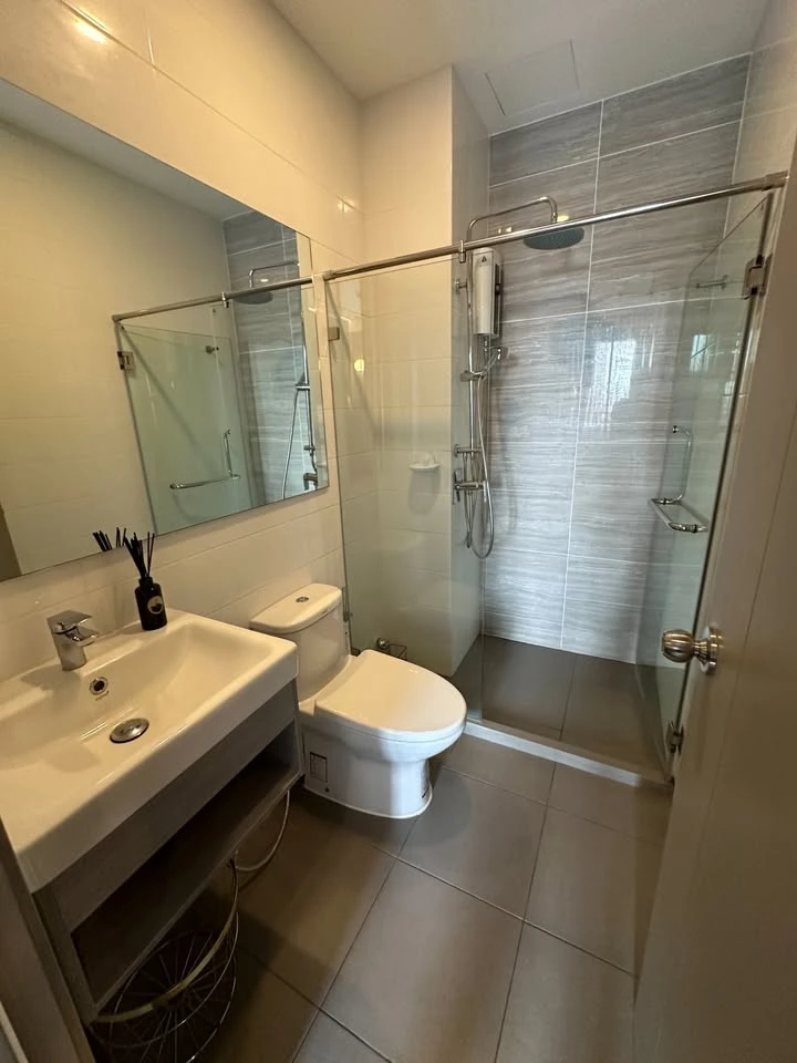 For sale or rent: Knightbridge Prime On Nut, fully decorated, using real marble, ceiling lights, line lights, great mood, very beautiful, reserve now.