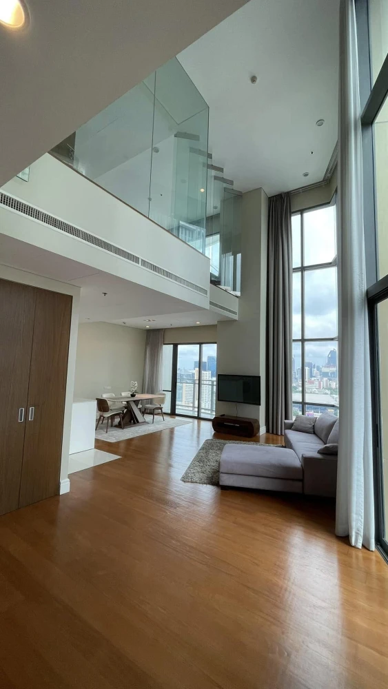 For sale Bright Sukhumvit 24, 3 bedrooms, 3 bathrooms, corner room, sunset view, don't scroll past, reserve now.