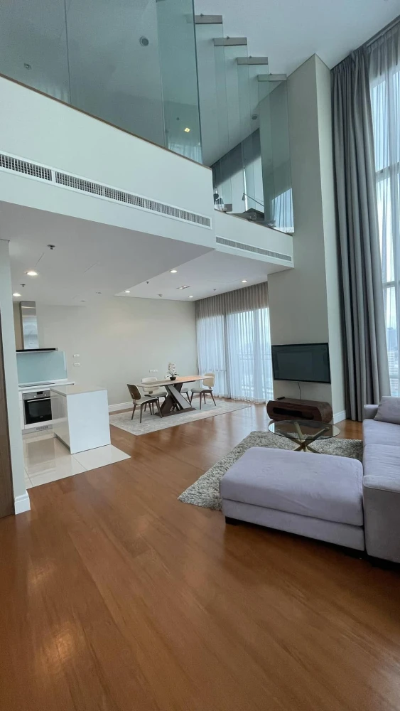 For sale Bright Sukhumvit 24, 3 bedrooms, 3 bathrooms, corner room, sunset view, don't scroll past, reserve now.