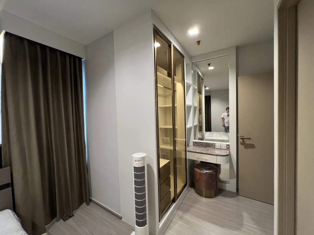 ขายด่วน!! คอนโด ไลฟ์ สาทร - เซียร์ร่า ห้องสวย บิ้วอินแนว Luxury- Modern สวยมาก พร้อมอยู่ จองเลย!!