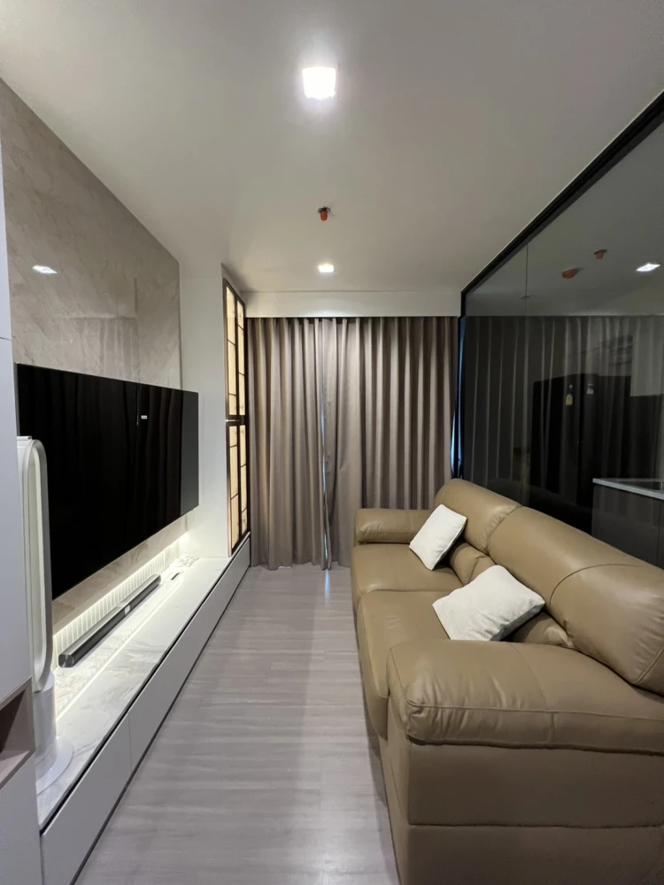 ขายด่วน!! คอนโด ไลฟ์ สาทร - เซียร์ร่า ห้องสวย บิ้วอินแนว Luxury- Modern สวยมาก พร้อมอยู่ จองเลย!!
