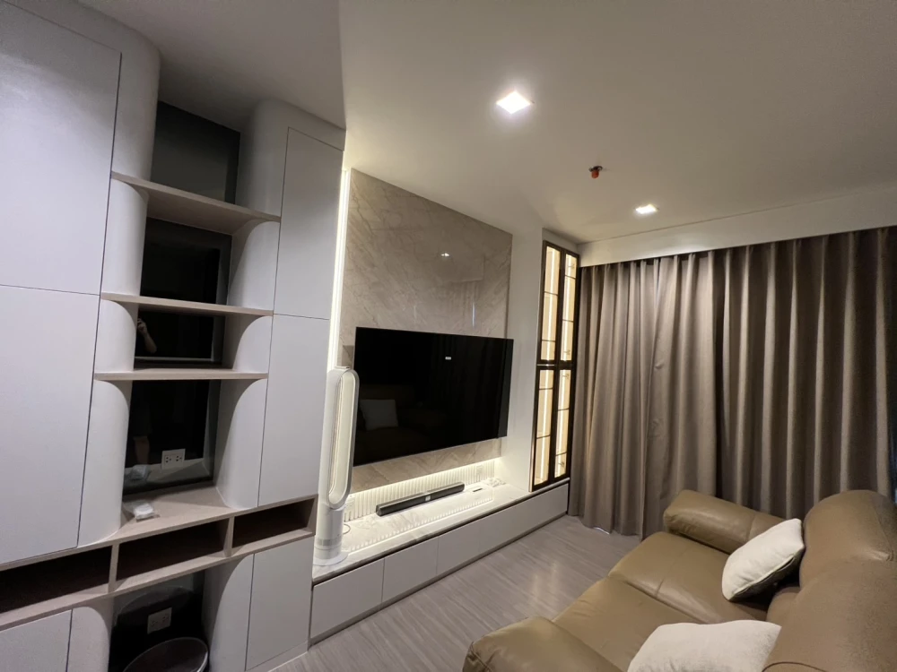 ขายด่วน!! คอนโด ไลฟ์ สาทร - เซียร์ร่า ห้องสวย บิ้วอินแนว Luxury- Modern สวยมาก พร้อมอยู่ จองเลย!!