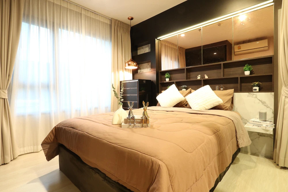For sale: Life Asoke, fully furnished, built-in, excellent quality + furniture and electrical appliances. You can't miss out on booking it!