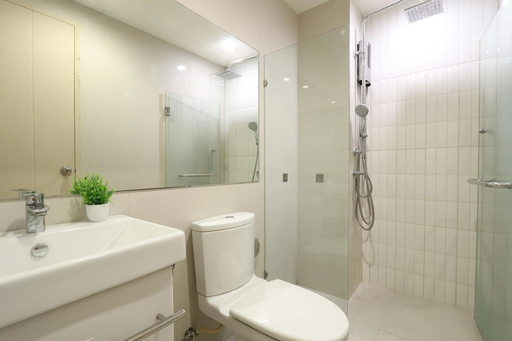 For sale: Life Asoke, fully furnished, built-in, excellent quality + furniture and electrical appliances. You can't miss out on booking it!