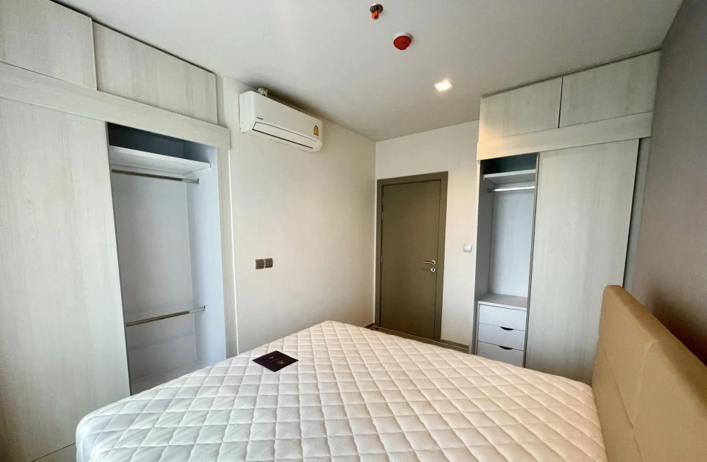 For sale: Life Asoke-Rama 9, spacious room, well-proportioned, fully furnished, you can own it today.