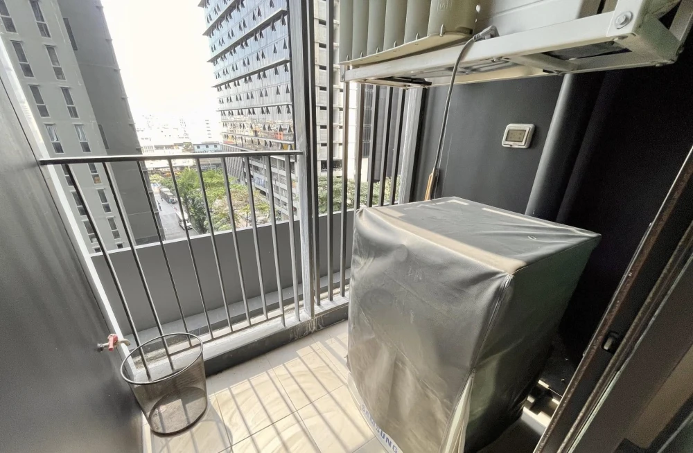For sale: Life Asoke-Rama 9, spacious room, well-proportioned, fully furnished, you can own it today.