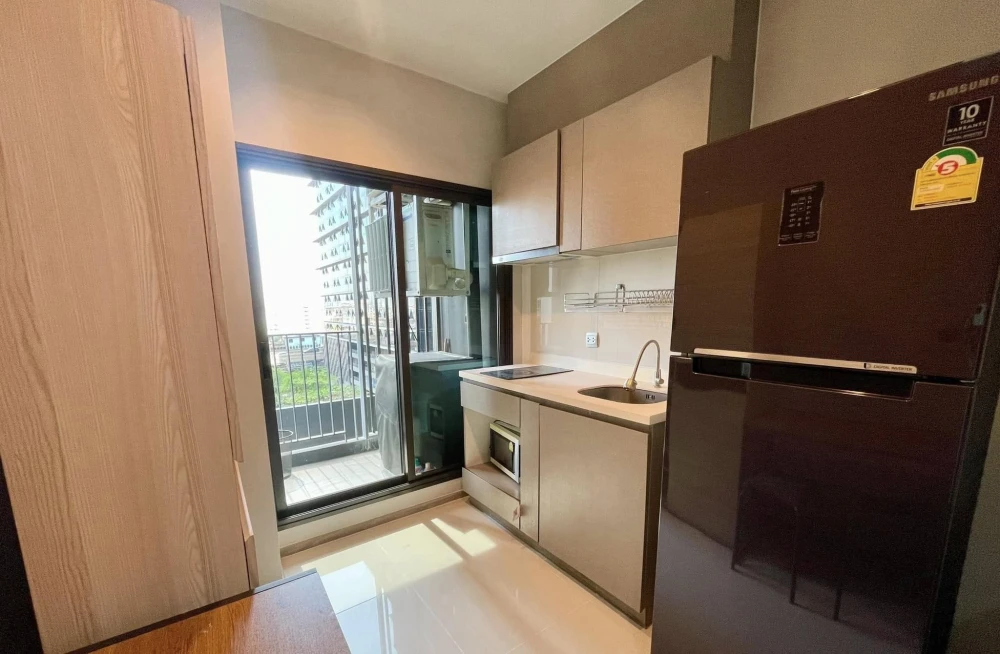 For sale: Life Asoke-Rama 9, spacious room, well-proportioned, fully furnished, you can own it today.