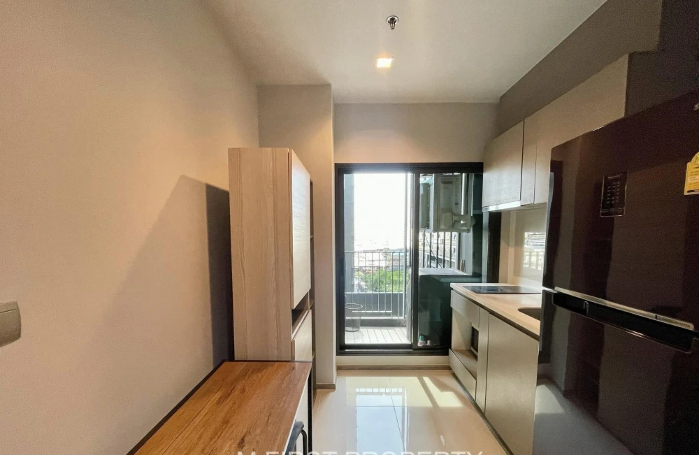 For sale: Life Asoke-Rama 9, spacious room, well-proportioned, fully furnished, you can own it today.