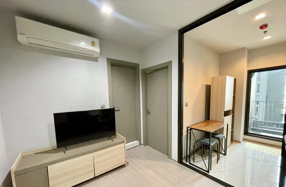 For sale: Life Asoke-Rama 9, spacious room, well-proportioned, fully furnished, you can own it today.