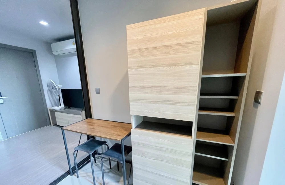 For sale: Life Asoke-Rama 9, spacious room, well-proportioned, fully furnished, you can own it today.