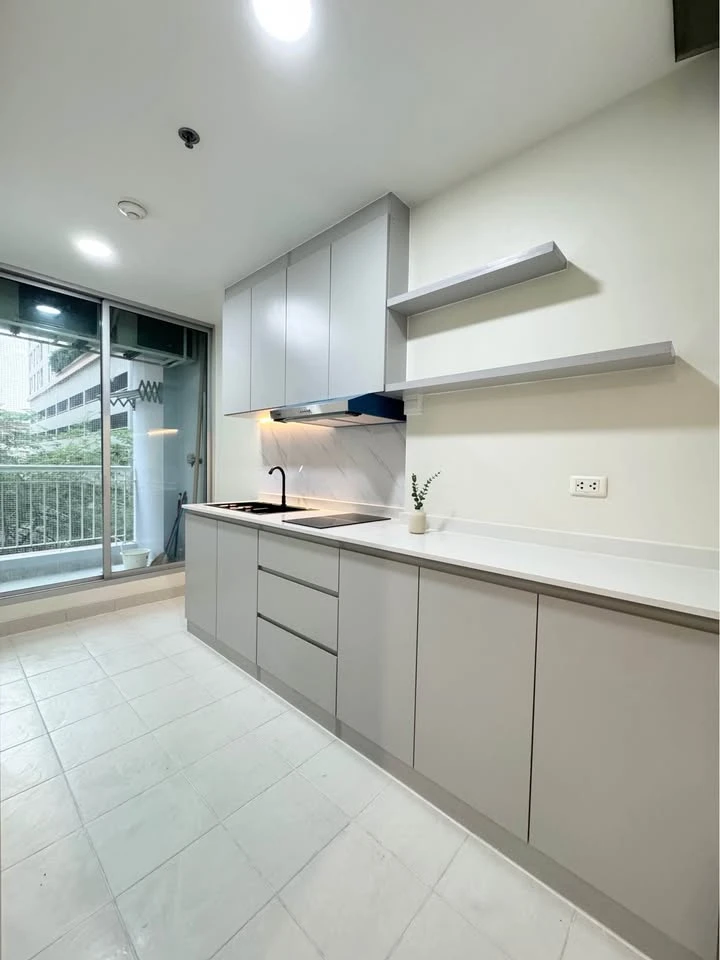 For sale: Life at BTS Tha Phra, very large room, beautifully decorated, fully furnished, don't miss it.