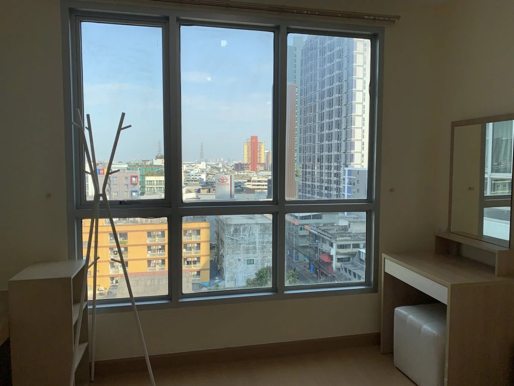 For sale: Life @ Ratchada-Huai Khwang, plenty of usable space, comfortable living, not cramped, complete electrical appliances, interested in booking
