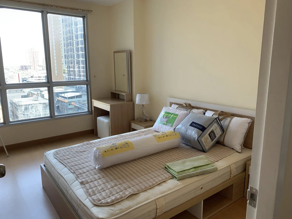 For sale: Life @ Ratchada-Huai Khwang, plenty of usable space, comfortable living, not cramped, complete electrical appliances, interested in booking