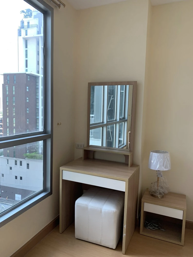 For sale: Life @ Ratchada-Huai Khwang, plenty of usable space, comfortable living, not cramped, complete electrical appliances, interested in booking