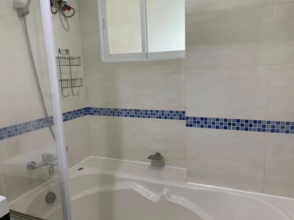 For sale: Life @ Ratchada-Huai Khwang, plenty of usable space, comfortable living, not cramped, complete electrical appliances, interested in booking
