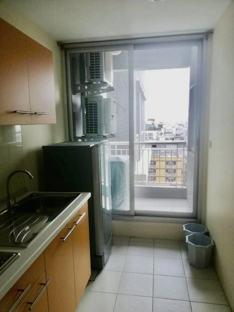 For sale: Life @ Ratchada-Huai Khwang, plenty of usable space, comfortable living, not cramped, complete electrical appliances, interested in booking