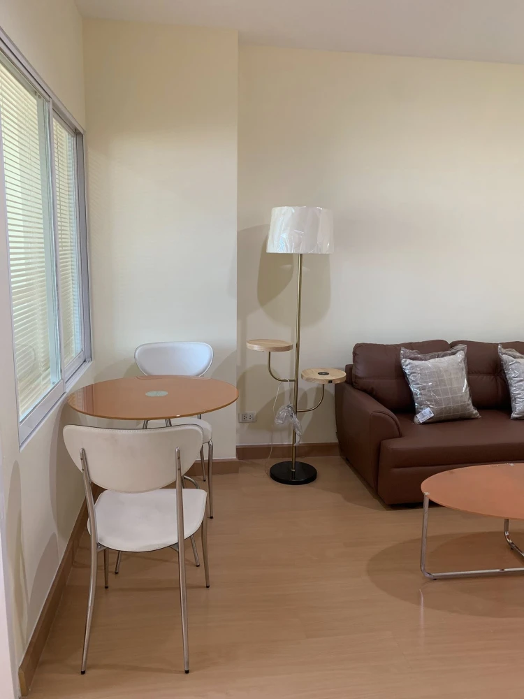 For sale: Life @ Ratchada-Huai Khwang, plenty of usable space, comfortable living, not cramped, complete electrical appliances, interested in booking