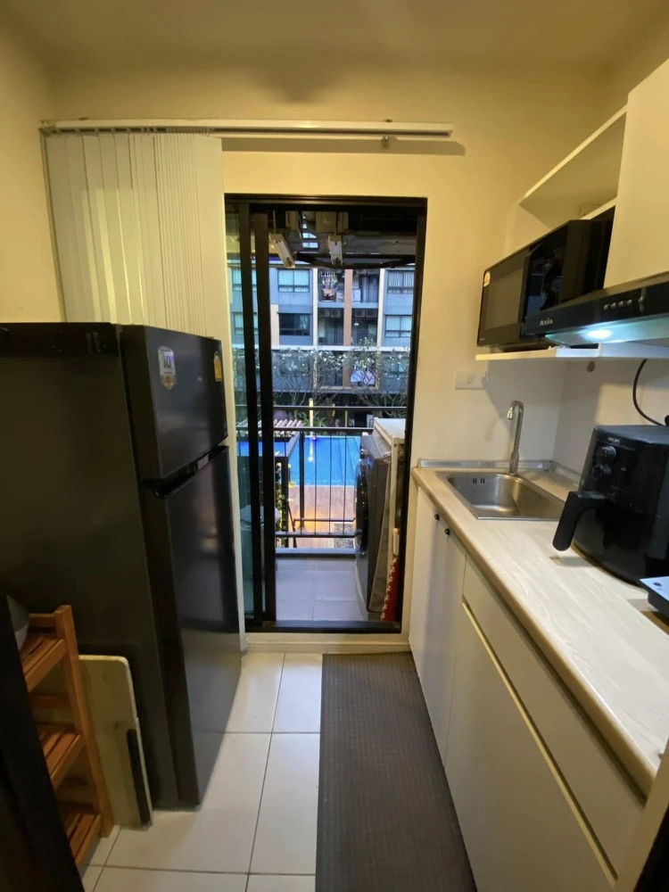 For sale: I Condo Green Space Sukhumvit 77, corner room, next to fire escape, swimming pool view, hurry and reserve before you miss out.