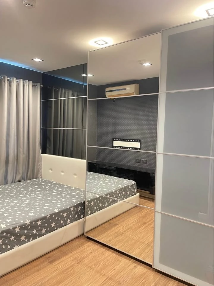 For sale: Icondo Ngamwongwan 2, corner room, garden side, bright room, good ventilation, total room number 9, must reserve now.