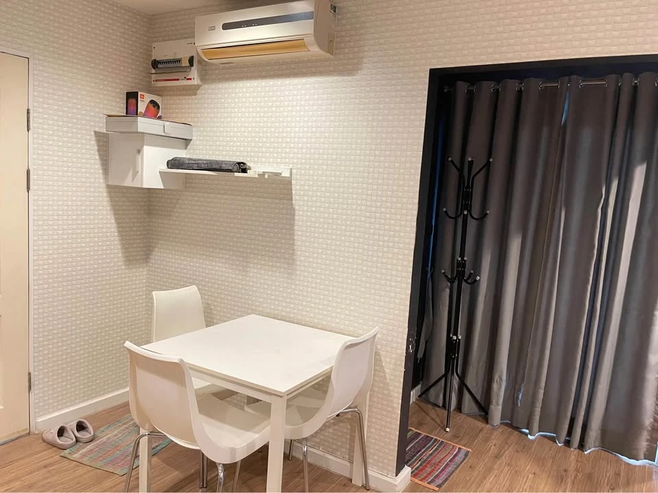 For sale: Icondo Ngamwongwan 2, corner room, garden side, bright room, good ventilation, total room number 9, must reserve now.