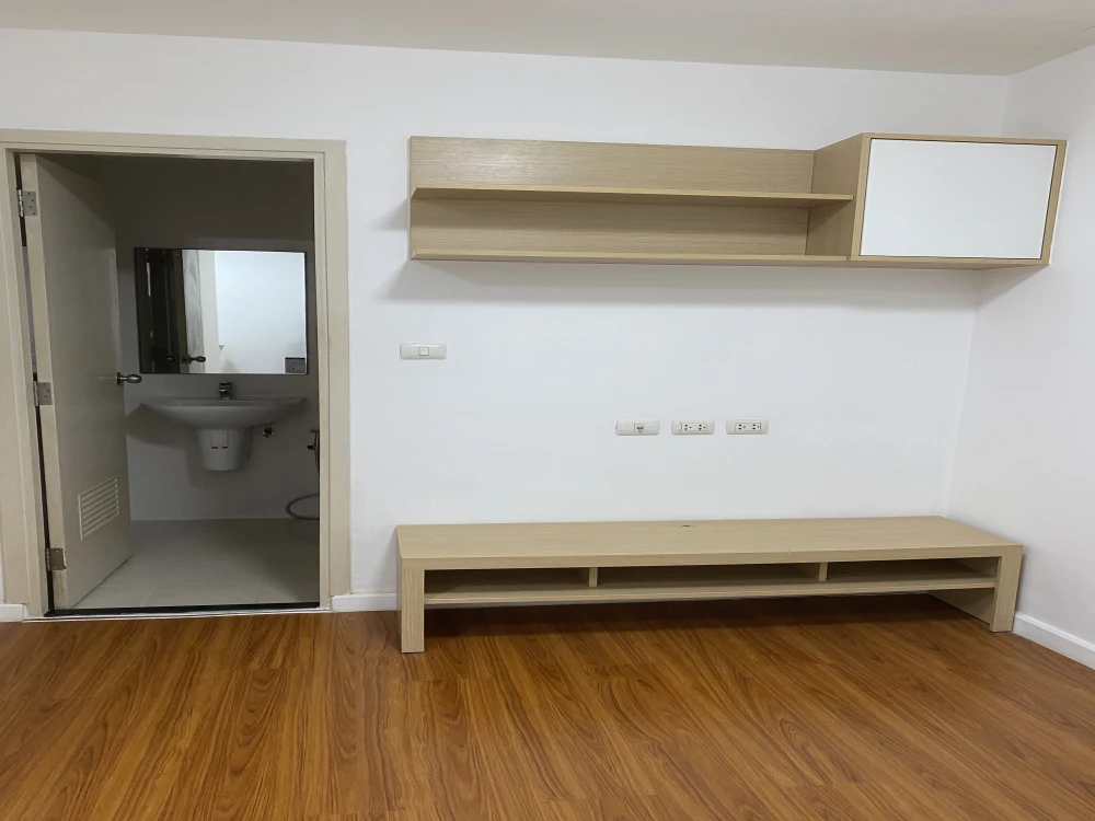 For sale: I Condo Ngamwongwan, open and comfortable view. Full facilities, reserve now quickly.