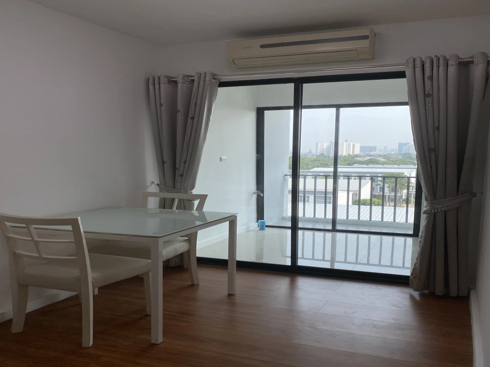 For sale: I Condo Ngamwongwan, open and comfortable view. Full facilities, reserve now quickly.