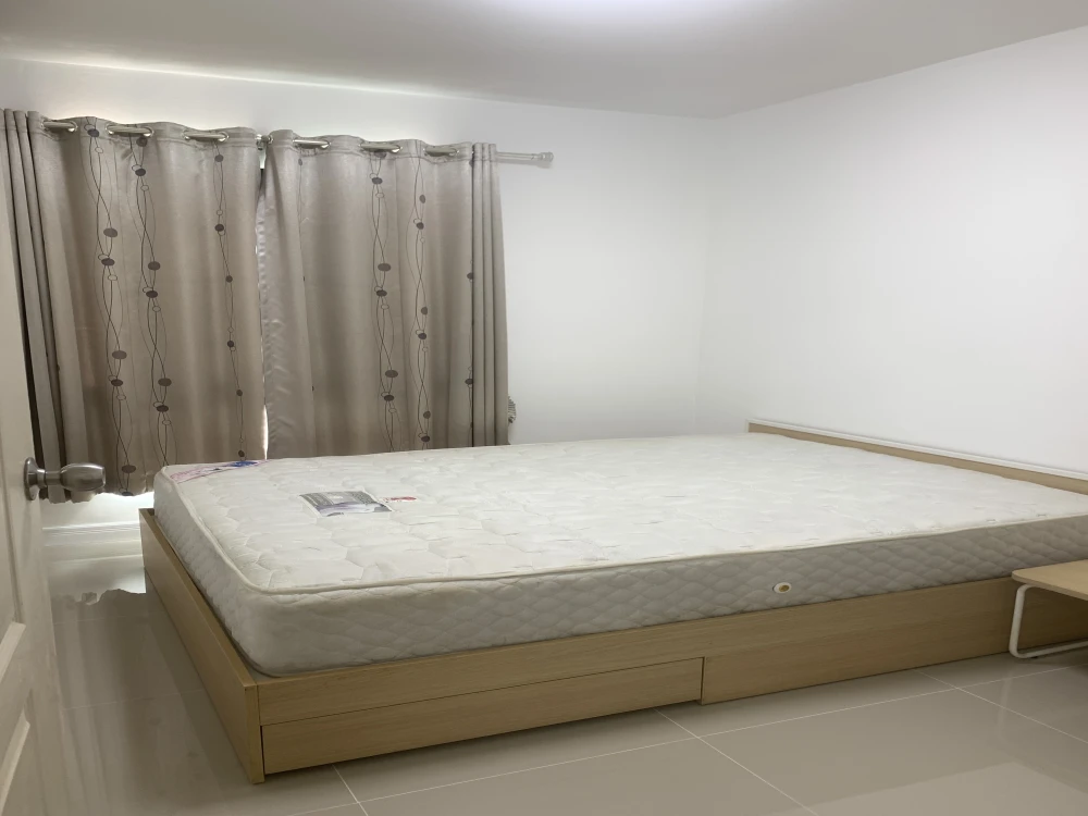 For sale: I Condo Ngamwongwan, open and comfortable view. Full facilities, reserve now quickly.