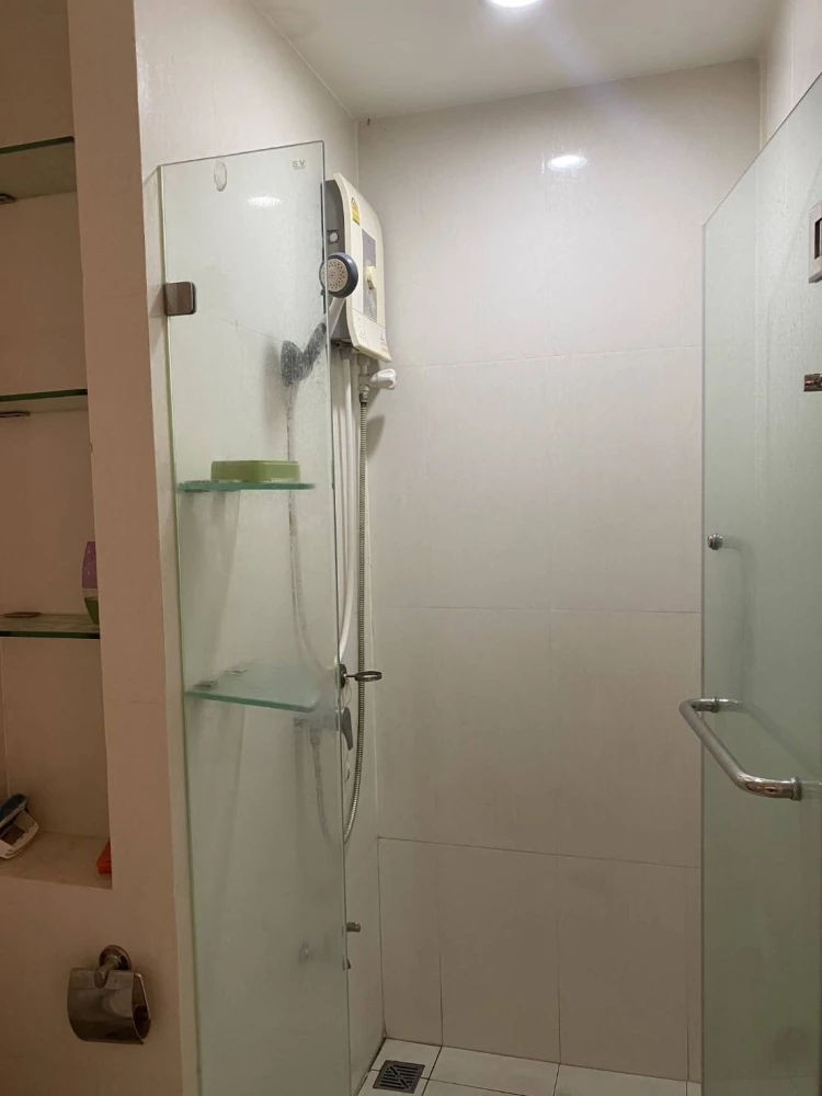 Selling icons for sanitary ware, 2 floors, high, good looking The view is open, not blocking, good direction, the room is not hot, the wind passes comfortably slowly