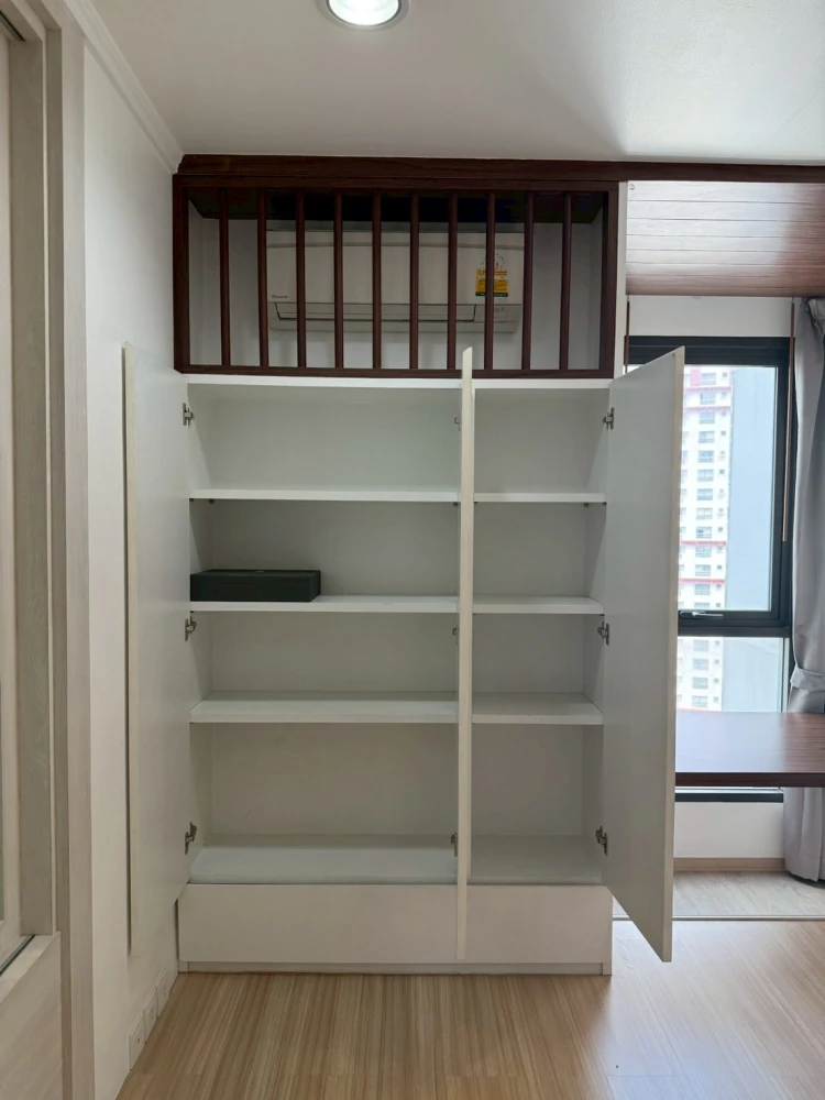 For sale: Ideo Q Ratchawithi, 29th floor, city view, spacious room, comfortable living. Interested? Hurry and reserve now!