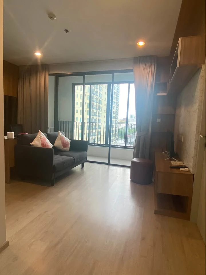 For sale: Ideo Q Ratchawithi, large sized room, 2 bedrooms, facing north, not hot, no tall buildings blocking the view, fully furnished with built-in