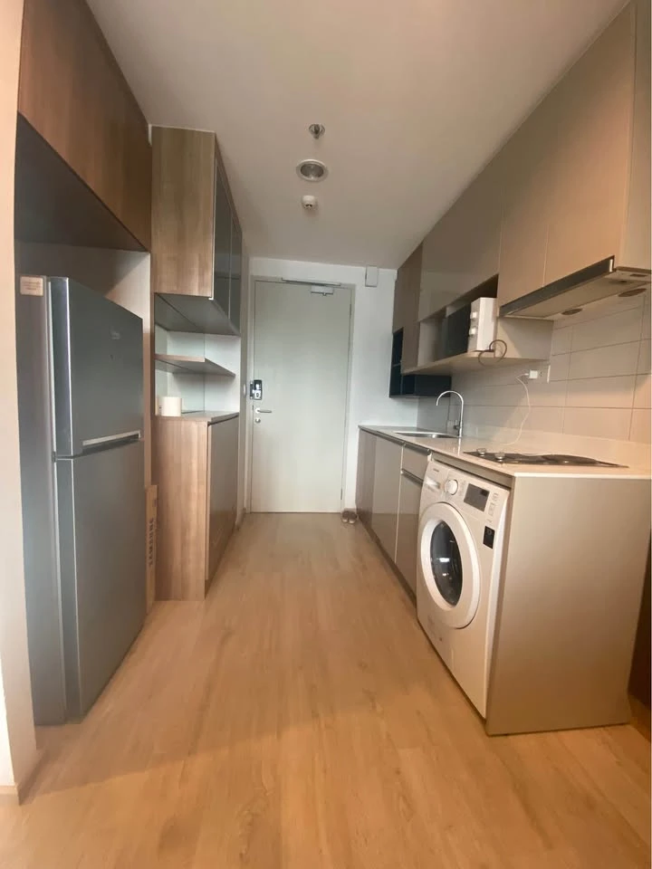 For sale: Ideo Q Ratchawithi, large sized room, 2 bedrooms, facing north, not hot, no tall buildings blocking the view, fully furnished with built-in