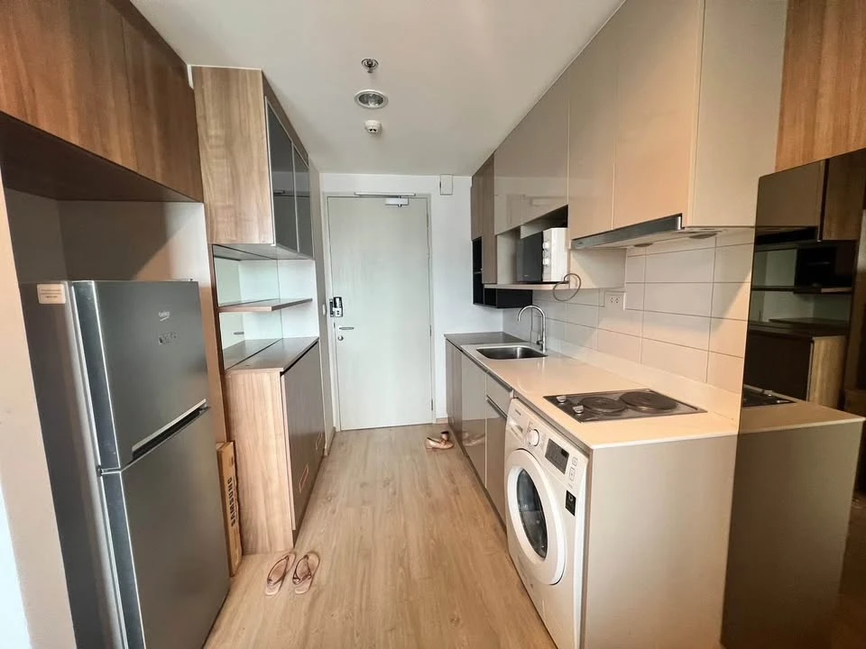 For sale: Ideo Q Ratchawithi, large sized room, 2 bedrooms, facing north, not hot, no tall buildings blocking the view, fully furnished with built-in