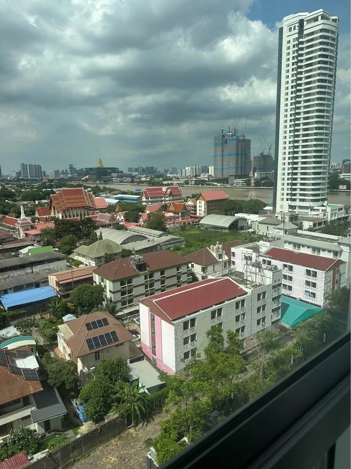 For sale: Ideo Charan 70 - Riverview, fully furnished, just bring your bags and you're ready to move in. Hurry and book before you miss out.