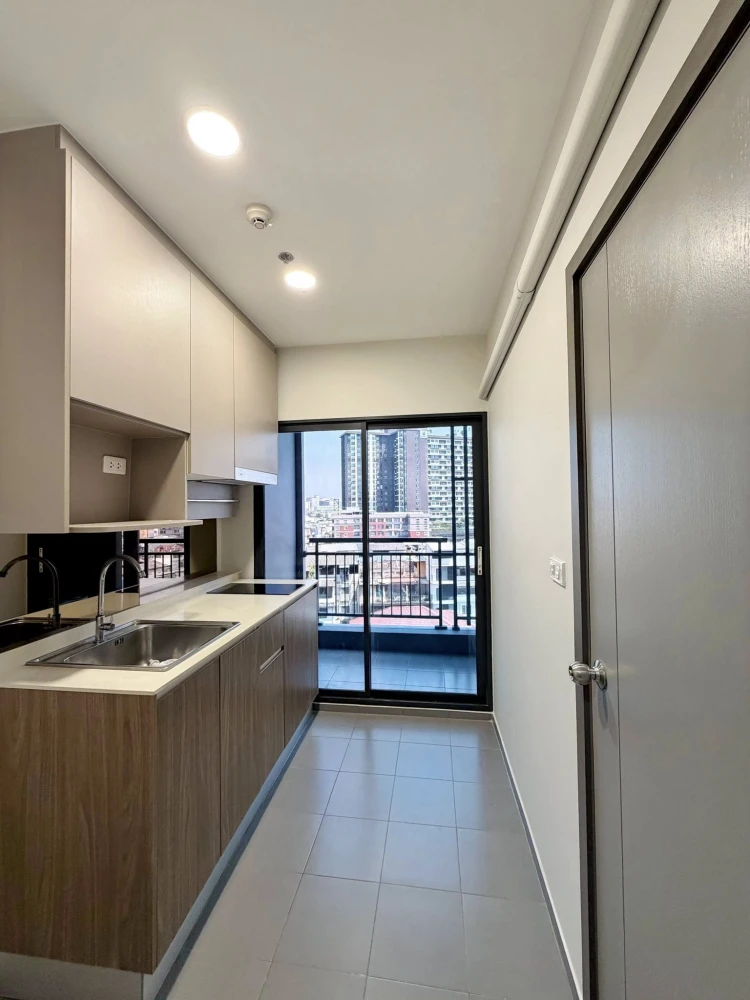 For sale: Ideo Tha Phra-Interchange condo, fully furnished and ready to move in. Just bring your personal belongings. Don't miss out!