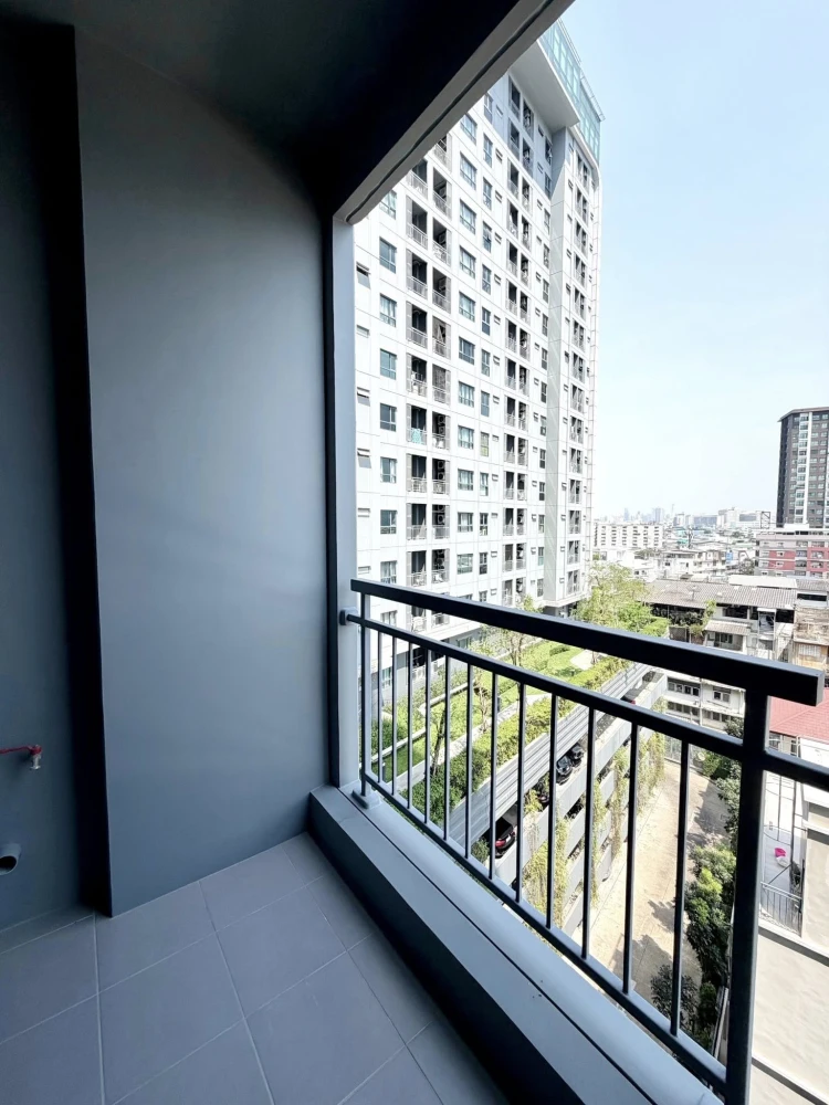 For sale: Ideo Tha Phra-Interchange condo, fully furnished and ready to move in. Just bring your personal belongings. Don't miss out!