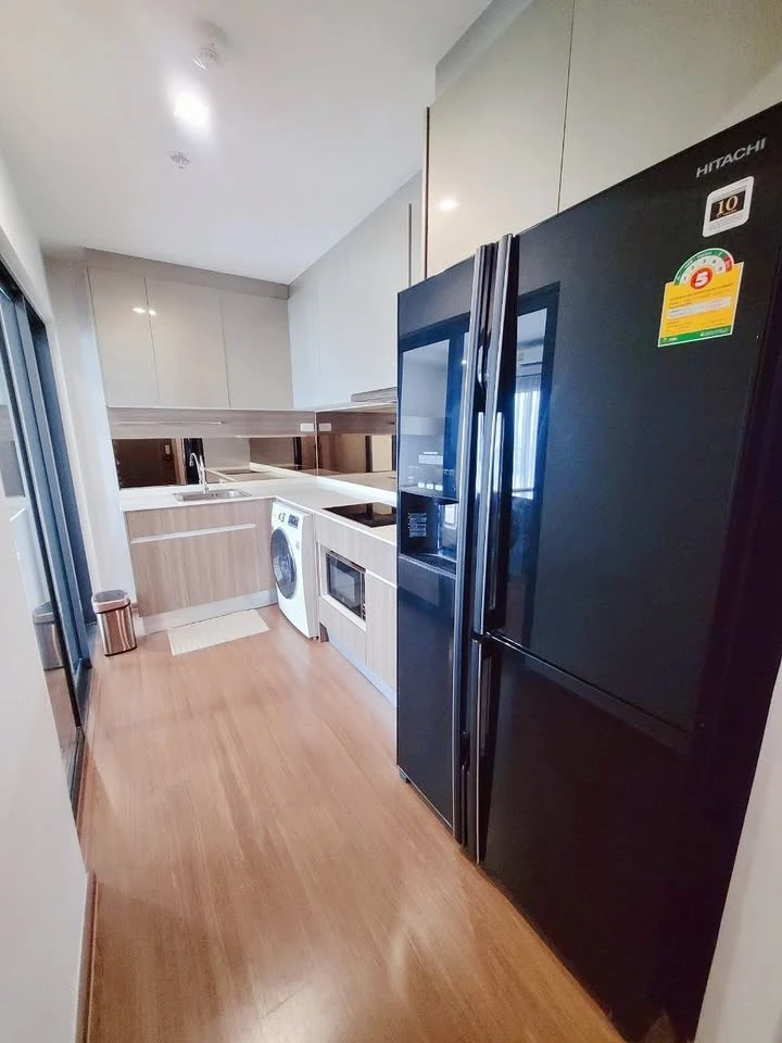 For sale Ideo Phahon-Chatuchak, 2 bedrooms, 23rd floor, good corner, privacy. Hurry and reserve yours now.