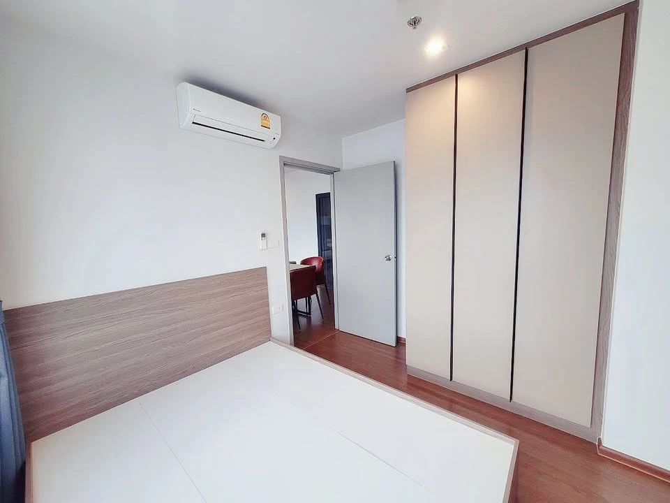 For sale Ideo Phahon-Chatuchak, 2 bedrooms, 23rd floor, good corner, privacy. Hurry and reserve yours now.
