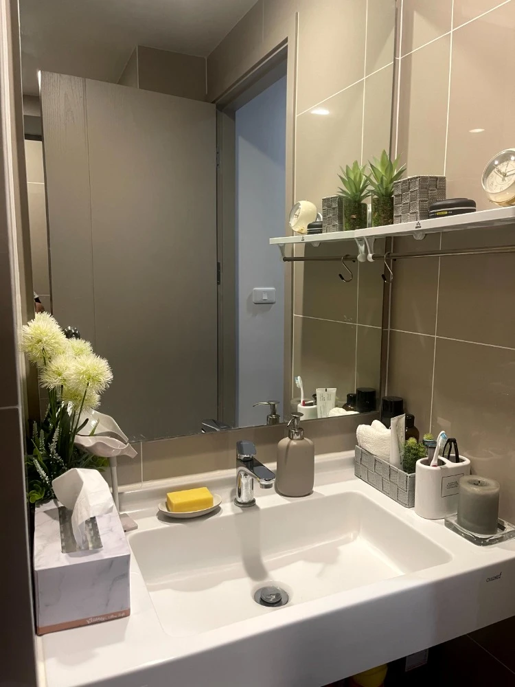 For sale: Ideo Ratchada - Sutthisan, 10th floor, nice room, comes with complete furniture and electrical appliances. Reserve now.