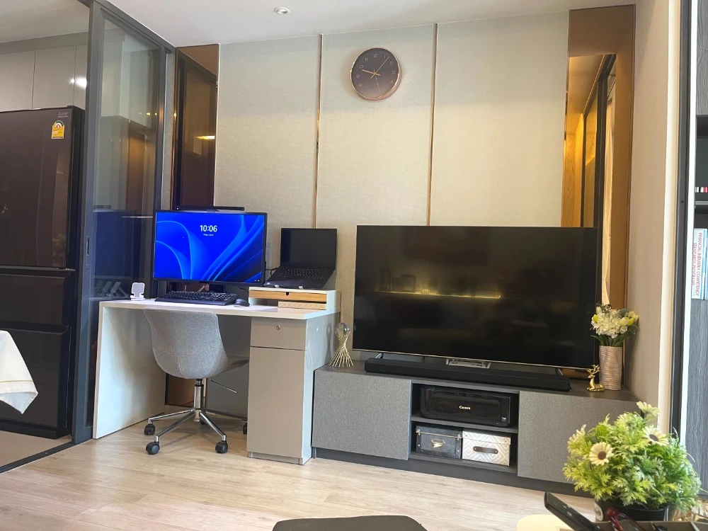 For sale: Ideo Ratchada - Sutthisan, 10th floor, nice room, comes with complete furniture and electrical appliances. Reserve now.