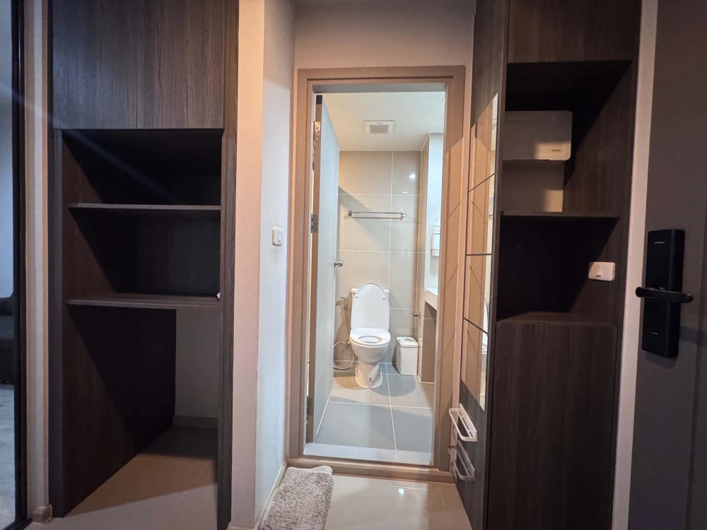 Selling a unit at Ideo Ratchada-Sutthisan. The balcony has an unobstructed view, no buildings blocking the view, quiet and peaceful. No direct sunligh