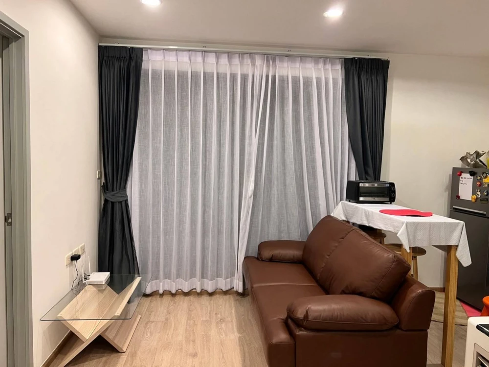 For sale: Ideo Wutthakat, 2 bedrooms, 1 bathroom, very spacious living space, great city view, reserve now!