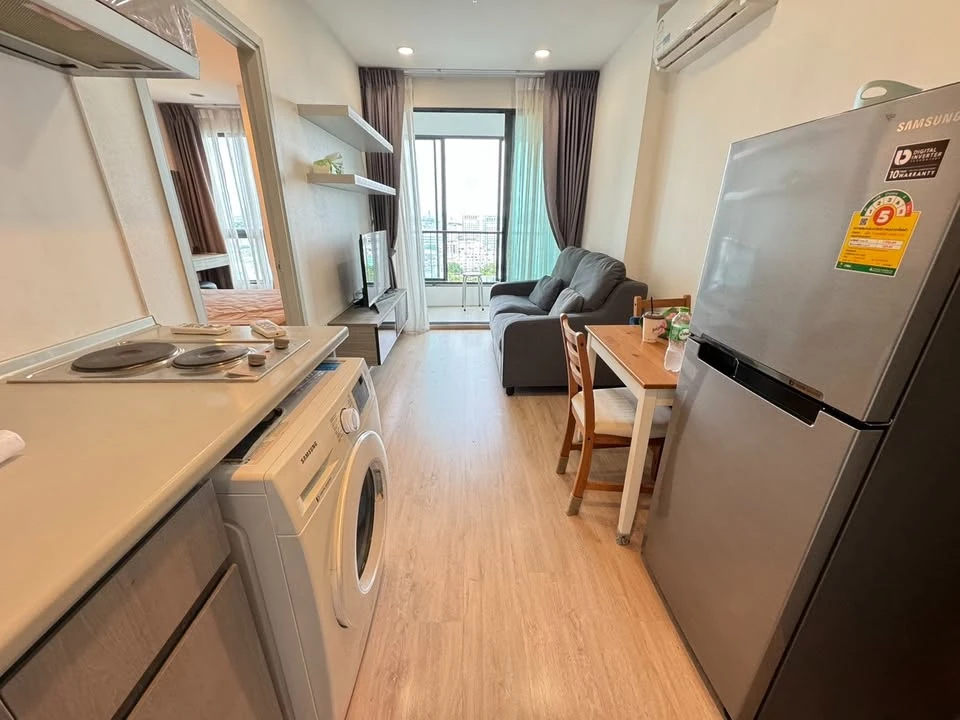 For sale: Ideo Sathorn-Tha Phra, open and airy city view, very comfortable to look at, fully furnished, book now, don't hesitate.