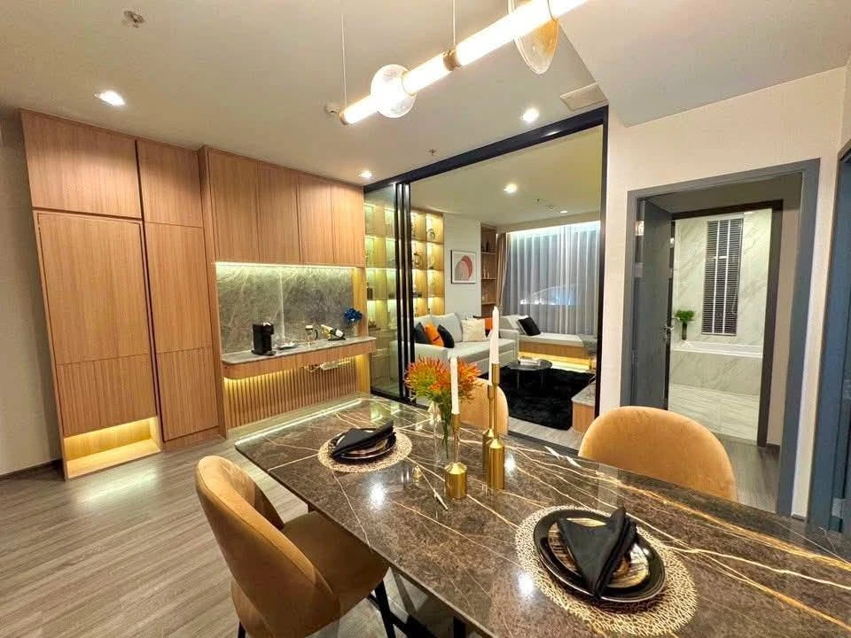 Selling Ideo Mobi Rangnam, a rare item (1 Bedroom Plus) corner unit on the 28th floor, fully furnished with built-in features. Book now before it's to