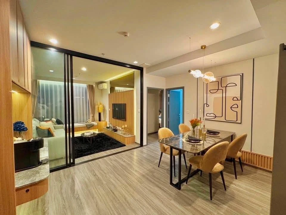 Selling Ideo Mobi Rangnam, a rare item (1 Bedroom Plus) corner unit on the 28th floor, fully furnished with built-in features. Book now before it's to