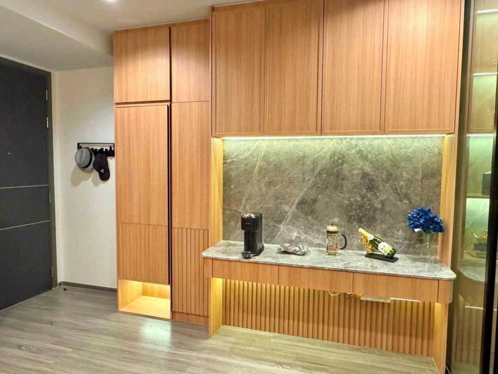 Selling Ideo Mobi Rangnam, a rare item (1 Bedroom Plus) corner unit on the 28th floor, fully furnished with built-in features. Book now before it's to
