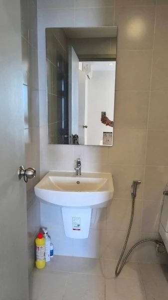 Selling Ideo Mobi Wong Sawang Interchange. Beautiful unit, near the BTS Skytrain, ready to move in. Great environment, easy access to everything you n