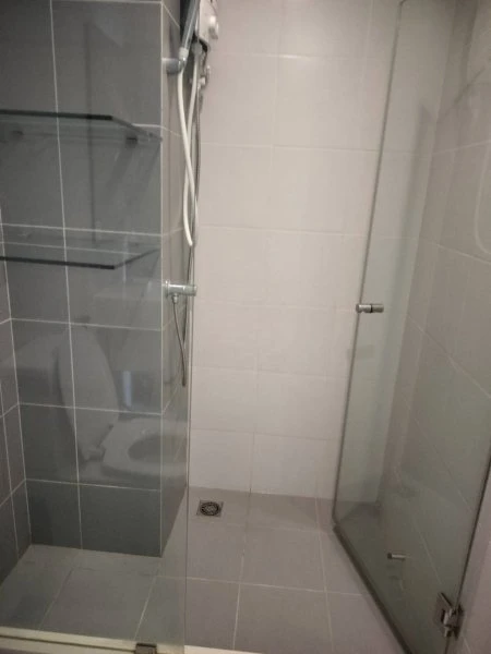 Selling Ideo Mobi Wong Sawang Interchange. Beautiful unit, near the BTS Skytrain, ready to move in. Great environment, easy access to everything you n